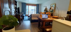 Posezení v ubytování Superb flat in the centre of capital, ski, Caldea