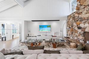 Χώρος καθιστικού στο Villa Hashmi Luxury 5BD & 5BA Retreat on North Bay Island