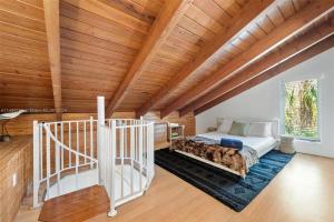 Ένα ή περισσότερα κρεβάτια σε δωμάτιο στο Villa Hashmi Luxury 5BD & 5BA Retreat on North Bay Island +30 φωτογραφίες