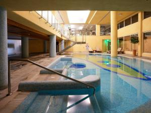 Бассейн в Thalassa Boutique Hotel & Spa или поблизости