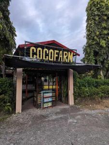 Certifikát, hodnocení, plakát nebo jiný dokument vystavený v ubytování Pantropi-Coco Farm