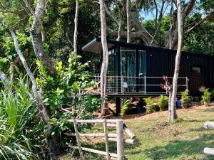 Zahrada ubytování Padel Lodge Koh Chang