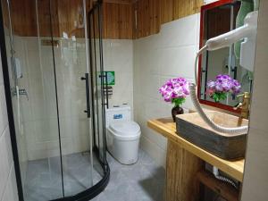 Koupelna v ubytování Bridge View Boutique Guesthouse 望桥楼精品民宿
