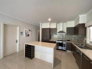 Cucina o angolo cottura di 228G - Large Premium Rooms in Shared Space in Brunswick!