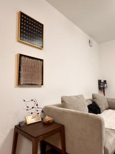 Un lugar para sentarse en スカイツリーまで徒步約10分、清潔、快適、便利、静か、設備完備！