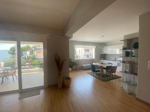 Kuchyň nebo kuchyňský kout v ubytování Selini apartment + 27 fotografií