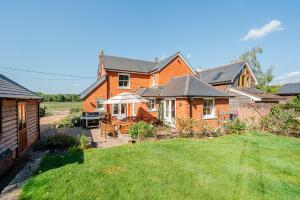 Zahrada ubytování Beautiful Cottage in Brockenhurst with Forest View