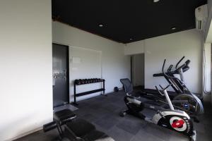 Das Fitnesscenter und/oder die Fitnesseinrichtungen in der Unterkunft Freesia Residency By Express Inn - Navi Mumbai