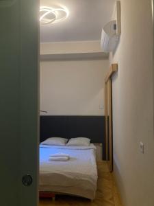 Posteľ alebo postele v izbe v ubytovaní Castel view apartment