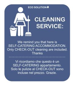 un cartello con la scritta servizio di pulizia di Angelina Greek House a Paroikia