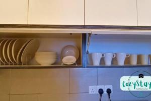 Köök või kööginurk majutusasutuses Puchong Skylake Lake-view Condo 3-6pax