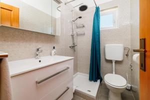 Kúpeľňa v ubytovaní Apartments Ruzica F + 37 fotografií