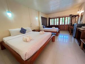 Gallery image of Paradise Bungalows in Haad Rin