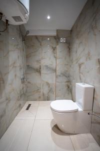 Illyria Hotel的一间浴室