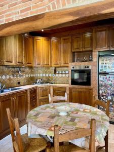A kitchen or kitchenette at Agriturismo I GRANAI