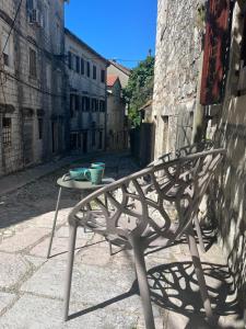 Fotografie z fotogalerie ubytování The Oldest Street Apartment - TOSA v destinaci Risan + 12 fotografií