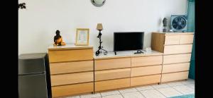 Telewizja i/lub zestaw kina domowego w obiekcie estudio Los Cristianos-Tenerife-