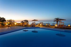 Bazén v ubytovaní Azul Eco Hotel alebo v jeho blízkosti