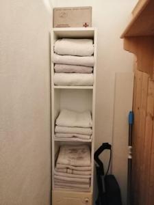 Fotografie z fotogalerie ubytování 2 Zi Souterrain Wohnung in Wiesbaden Schierstein v destinaci Wiesbaden