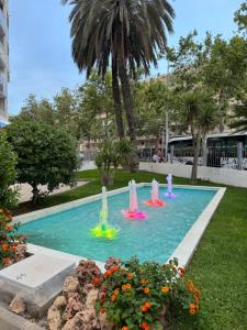 Piscina de la sau aproape de Royal Paradise