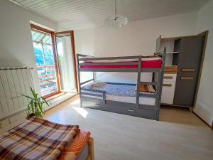 Postel nebo postele na pokoji v ubytování Hikers Hut Hišar