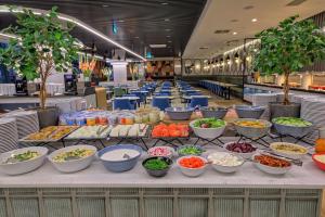 Comida no hotel ou em algum lugar perto