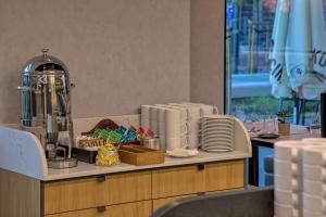 Comodidades para preparar café e chá em Focus Hotel Premium Warszawa