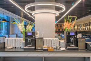 Comodidades para preparar café e chá em Focus Hotel Premium Warszawa