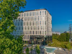 A piscina localizada em Focus Hotel Premium Warszawa ou nos arredores