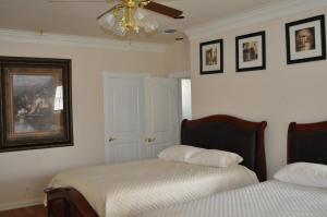 Afbeelding uit fotogalerij van Mediterranean House in Seguin