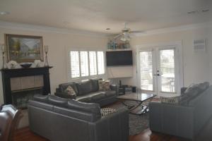 Afbeelding uit fotogalerij van Mediterranean House in Seguin +37 foto's