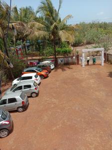 Gallery image of JEEVANDEEP T S K PARYATAK NIWAS Nirawade in Talavda +23 photos