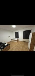 TV a/nebo společenská místnost v ubytování Albins Apartments