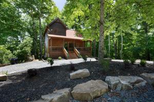 Zahrada ubytování Wise Mountain Hideaway - Pet Friendly Cabin