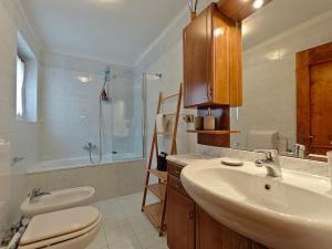Koupelna v ubytování Albergo Diffuso Costauta + 37 fotografií