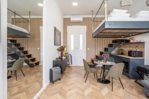 Posezení v ubytování V62 studio apartments- Downtown Sopron + 37 fotografií