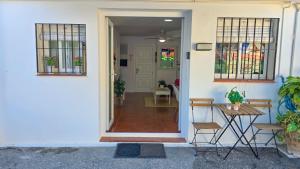 תמונה מהגלריה של VILLA PITATO Nuevo, cerca de la Playa, Parking en la puerta del alojamiento בקאלה דל מוראל