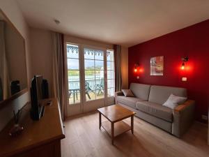 Photo de la galerie de l'établissement Appt HAMEAU DU LAC, avec piscine, à Marciac