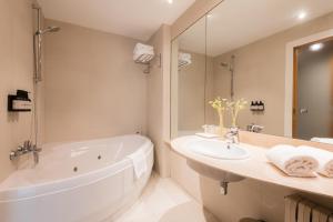 Koupelna v ubytování Hotel Ciudad de Valladolid