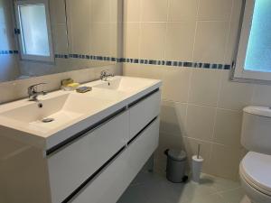Kúpeľňa v ubytovaní 5019 Villa Septentrion 13