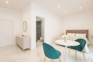 A bed or beds in a room at Quattro Perle