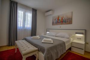 Posteľ alebo postele v izbe v ubytovaní Villa Elin - Private Pool & Peaceful Family Retreat near Omiš + 29 fotografií