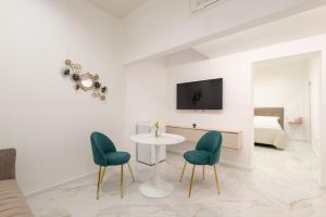 A television and/or entertainment centre at Quattro Perle