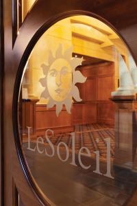 Certifikát, hodnocení, plakát nebo jiný dokument vystavený v ubytování Executive Hotel Le Soleil New York