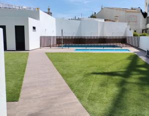 Bazén v ubytování Apartamento Flow Living, com piscina, em Olhão nebo v jeho okolí
