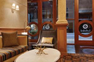 Posezení v ubytování Executive Hotel Le Soleil New York