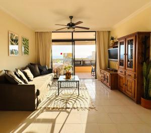 Khu vực ghế ngồi tại Casa HUGO - ocean view, quiet pool, fibre net, los Gigantes