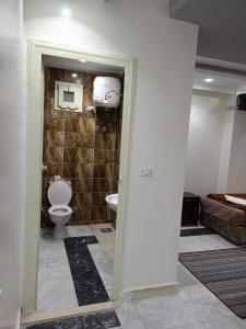 Vannituba majutusasutuses فندق كايرو زد-cairo zed hotel