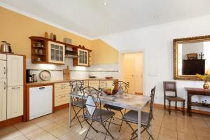 Dapur atau dapur kecil di Ferienwohnung Bestensee +20 gambar