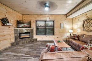 Posezení v ubytování Fun Family Stay, 5-Bedrooms, Hot Tub, Dog-Friendly